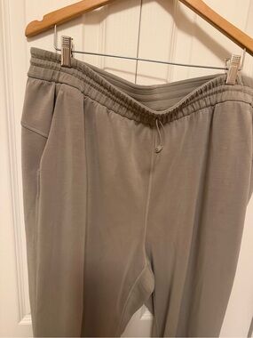 lululemon athletica Men's Taupe Drawstring Joggers